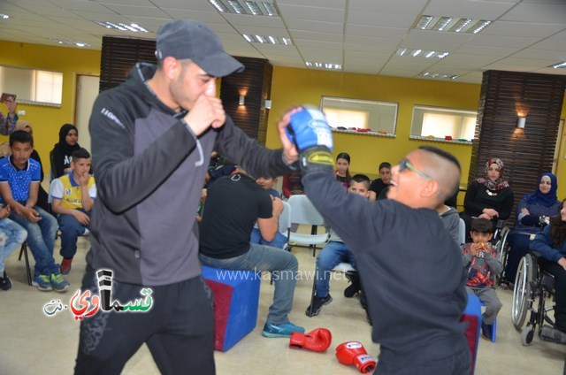 فيديو: الرئيس عادل بدير و ابطال الاسود القسماوية يرسمون البسمة على وجوه طلاب جمعية لست وحدك